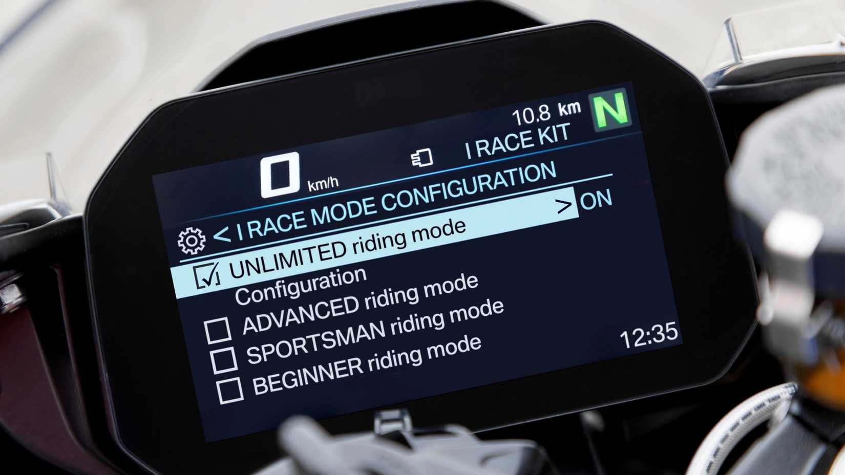 BMW S1000RR dashboard with I Race Kit