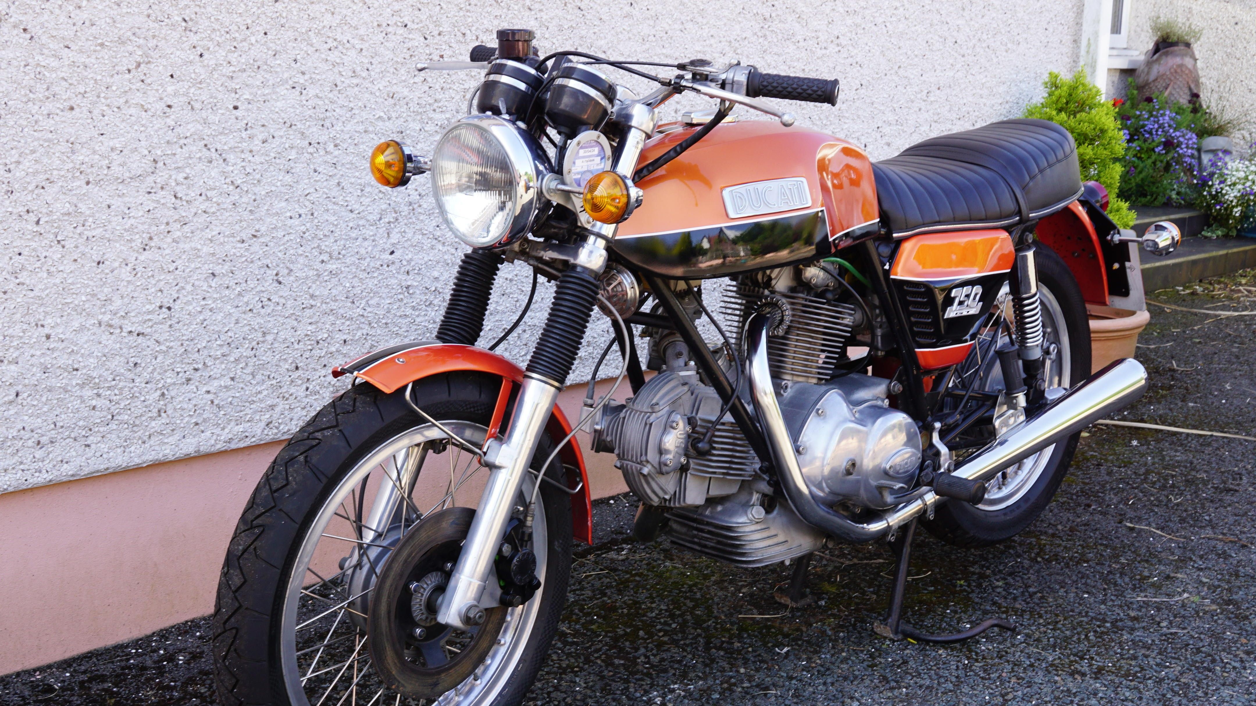 THE　DUCATI Ducati 750 GT - Wikipedia
