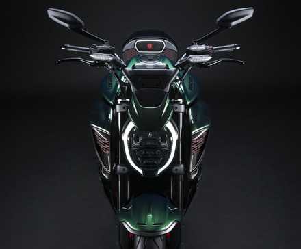 Ducati-Diavel-V4-para-Bentley-Frente