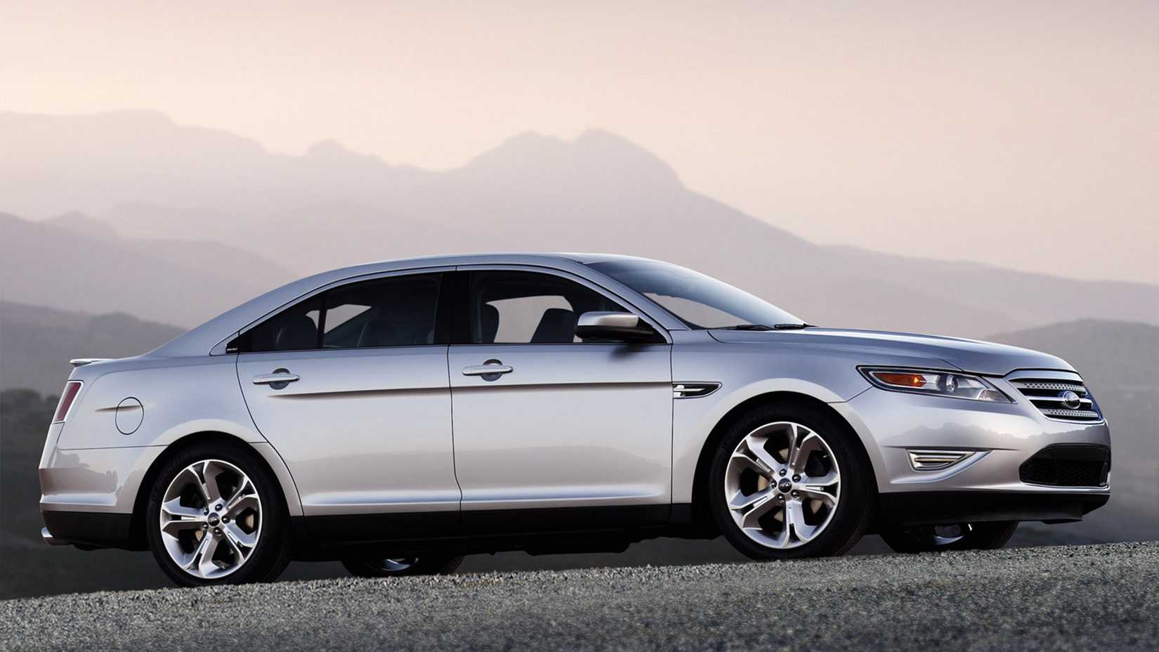 2010 Silver Ford Taurus SHO 