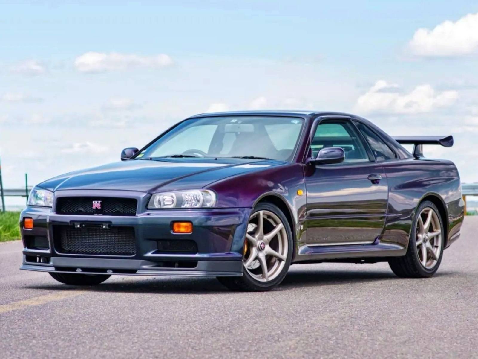 Nissan Skyline GT-R R34 Vs. Toyota Supra MK4: The Main Differences