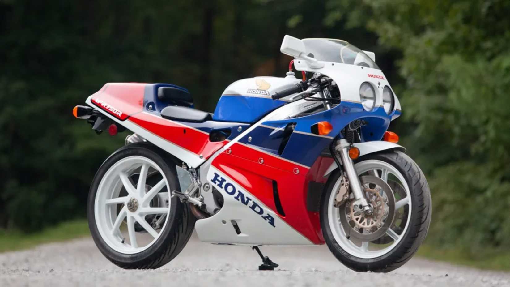 1988 Honda VFR750R / RC30 tiro lateral direito
