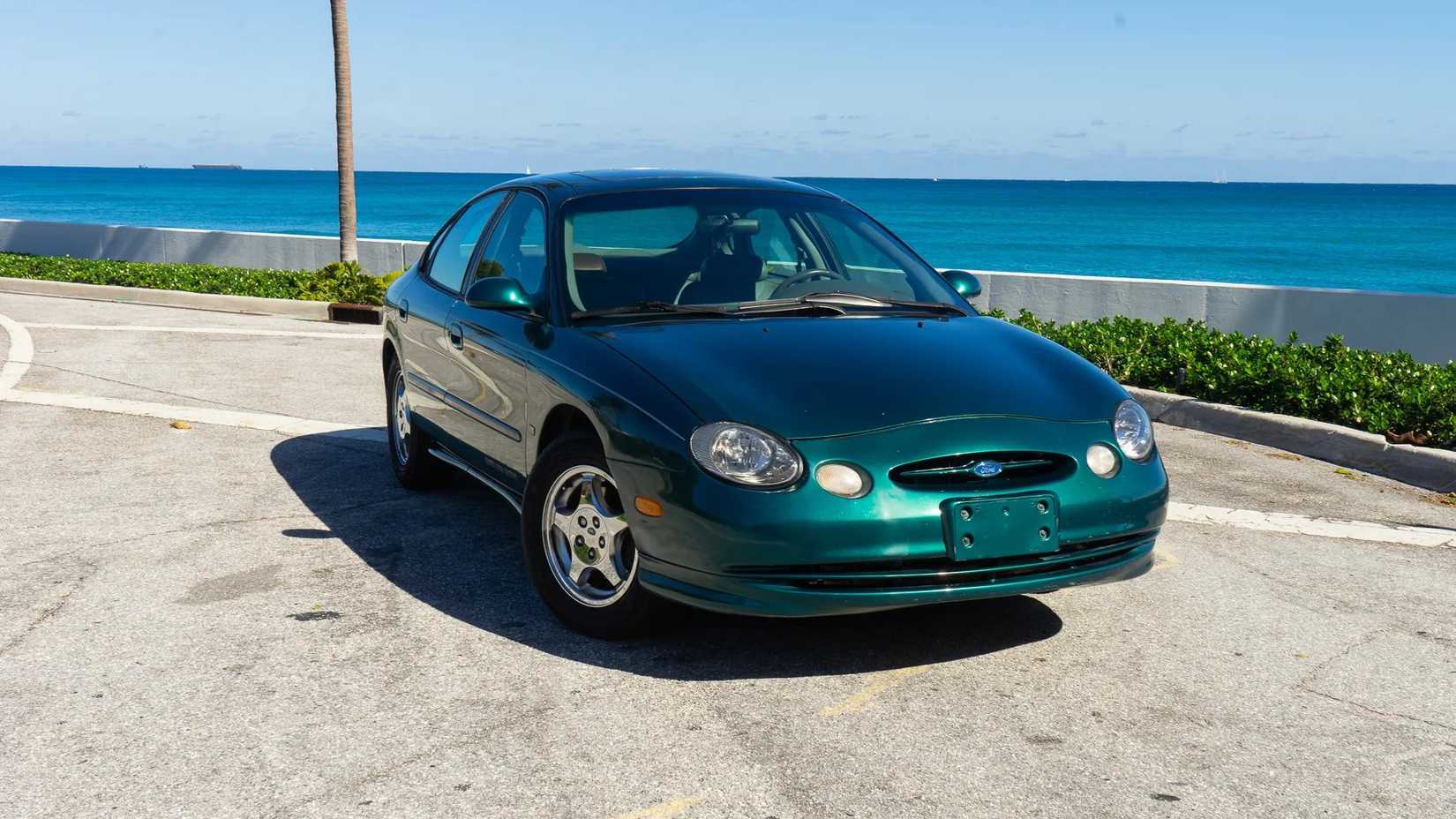 Green 1997 Ford Taurus SHO