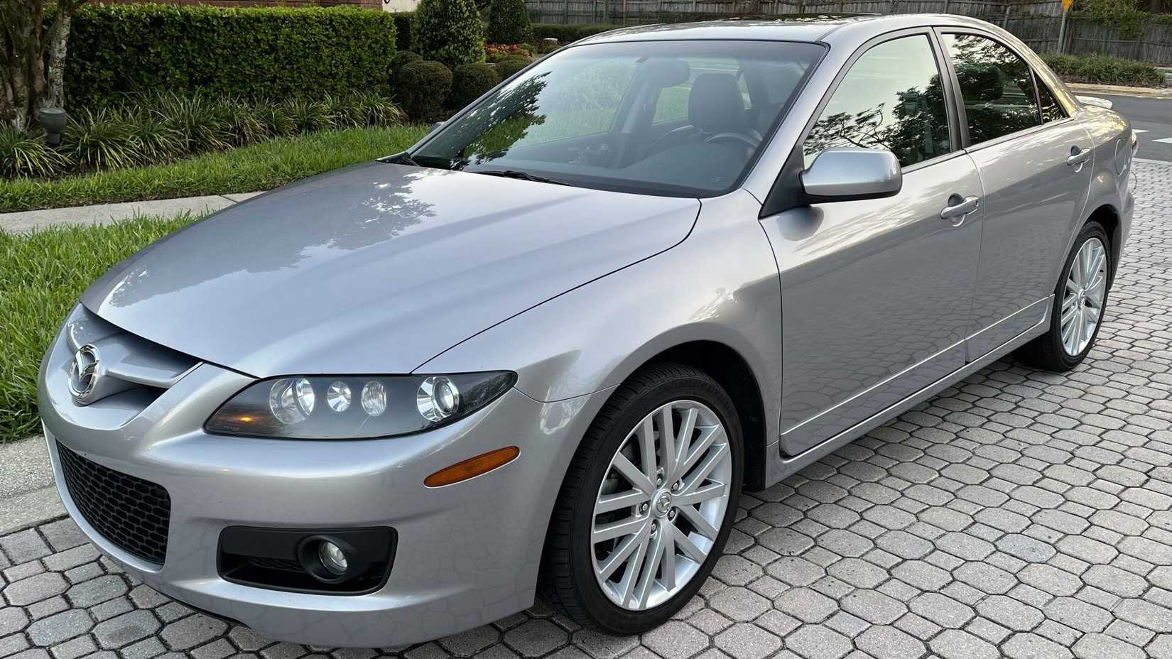 2006 Mazda Mazdaspeed6 front side panel