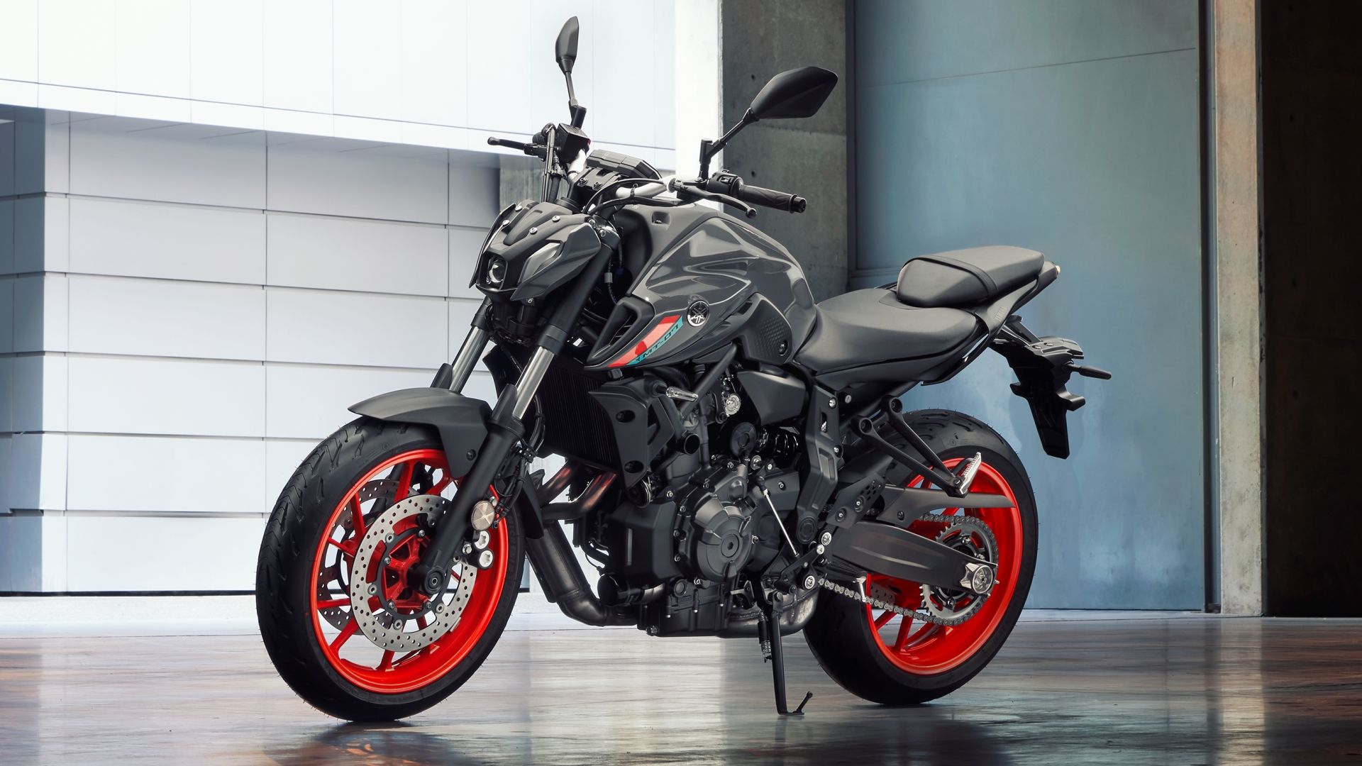 2021 Yamaha MT-07 frontal 3/4 lado esquerdo