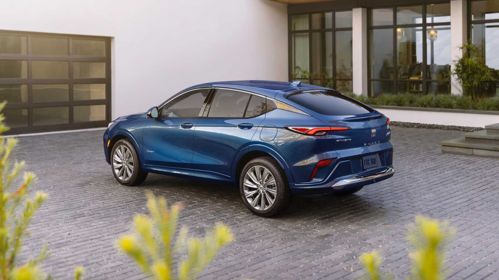 2025 Buick Envista Avenir rear three-quarter parked