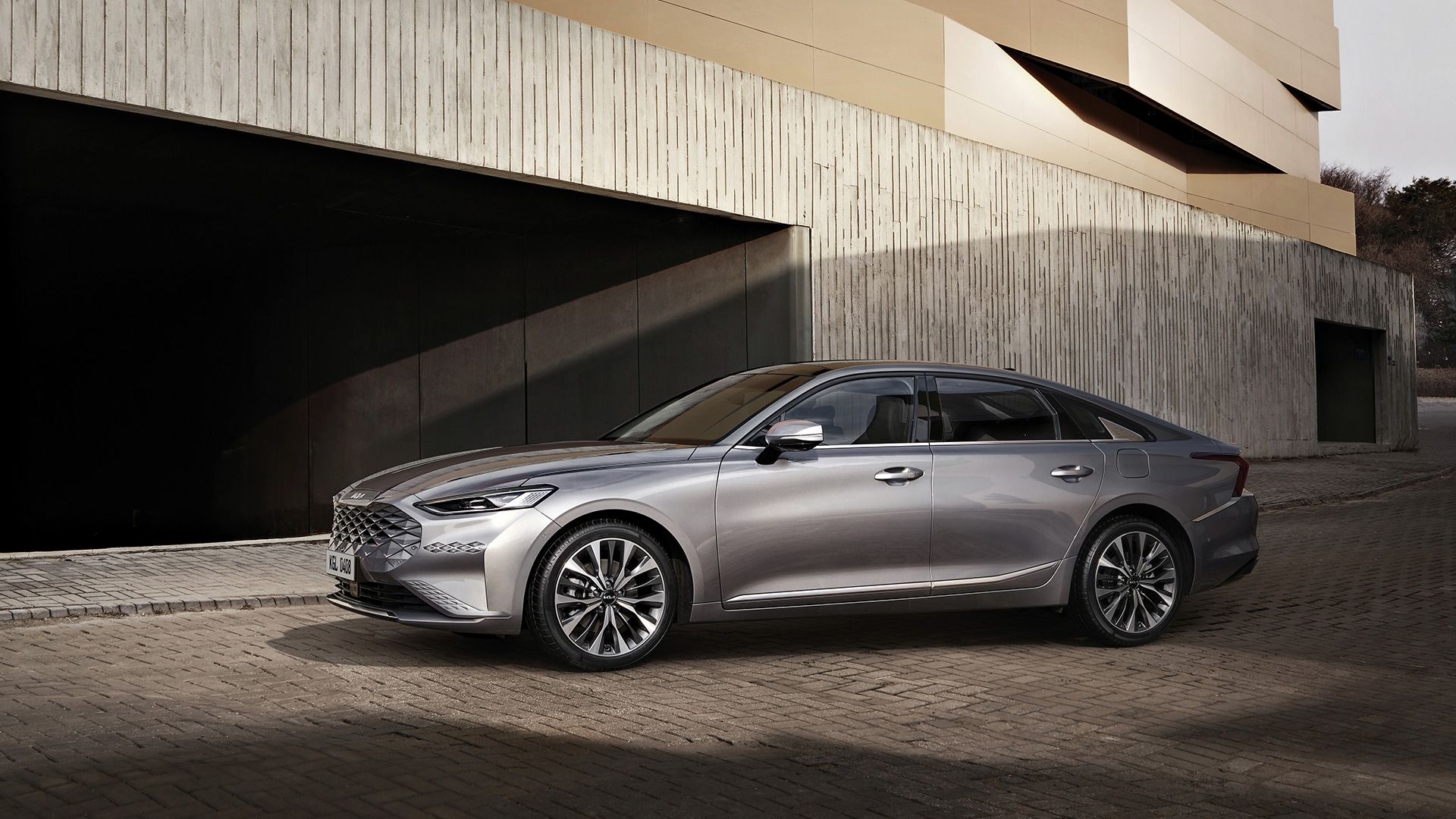 A Futuristic Mid-Size Sedan That Deserves To Make Its Way Stateside