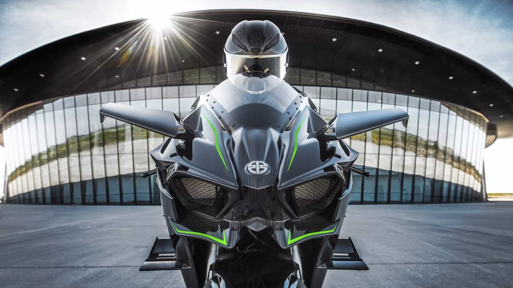 Why The Kawasaki Ninja H2R Stands Alone In The World Of Modern Superbikes why-the-kawasaki-ninja-h2r-stands-alone-in-the-world-of-modern-superbikes