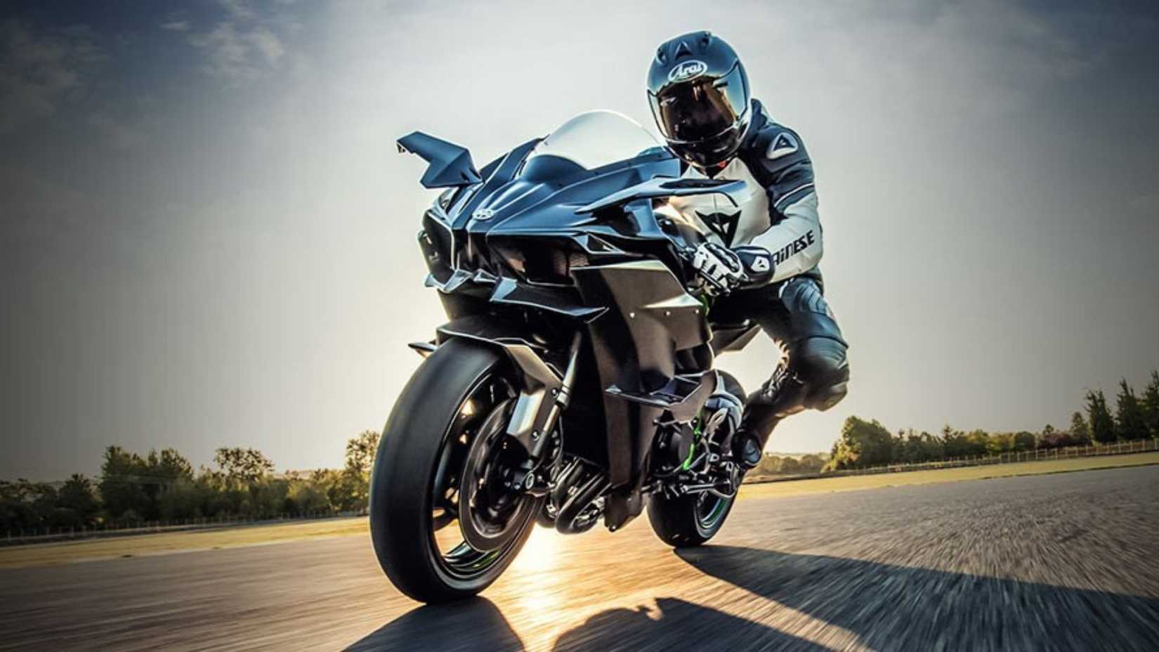 Why The Kawasaki Ninja H2R Stands Alone In The World Of Modern Superbikes