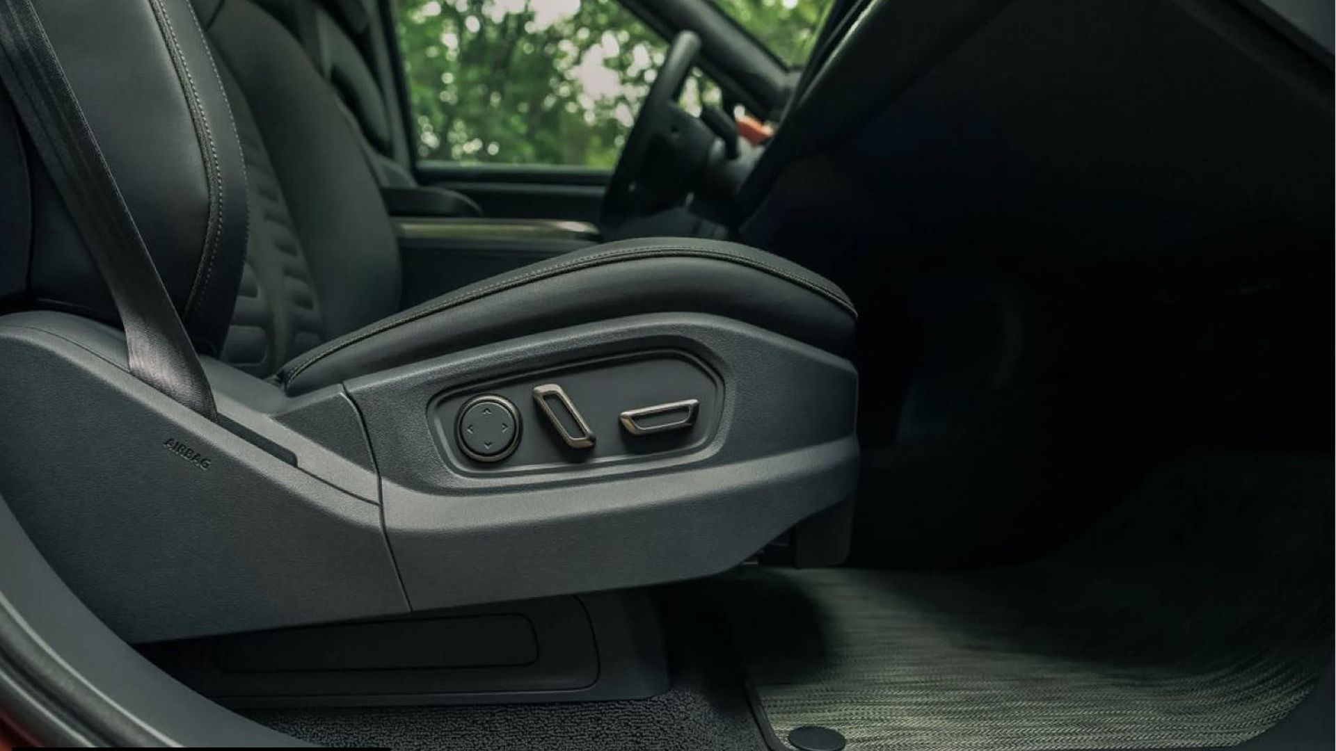 Rivian R1S Pricing, Trims, And Features Explained
