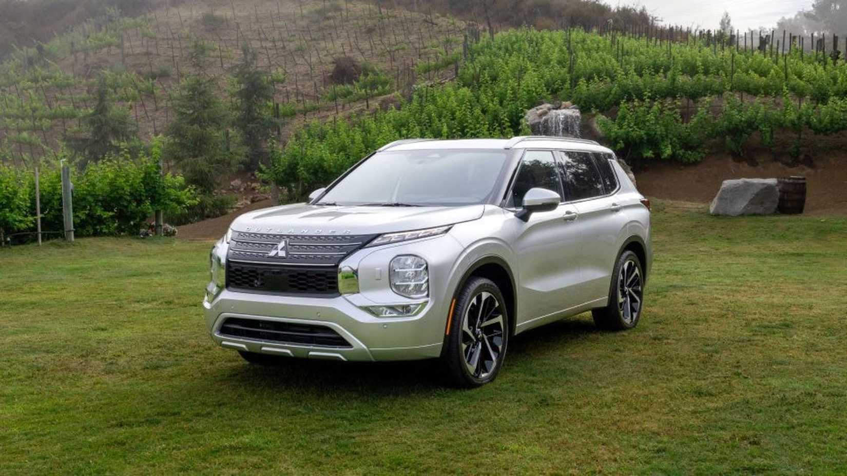 Silver Outlander 10 Compact SUVs With Roomy Interiors And Low Running Costs