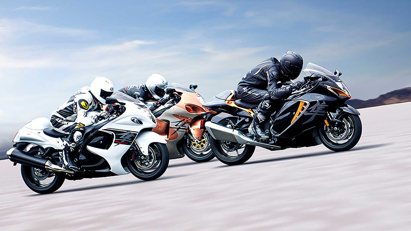 Três gerações da Suzuki Hayabusa andando juntas