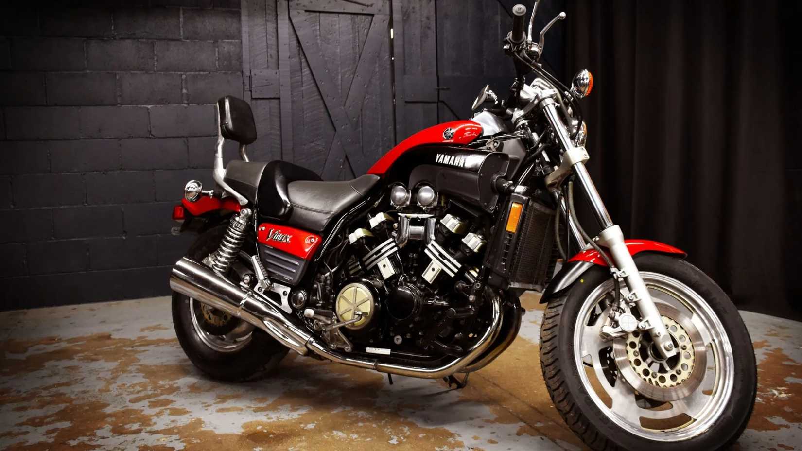 1988 Yamaha V-Max 1200 side right shot