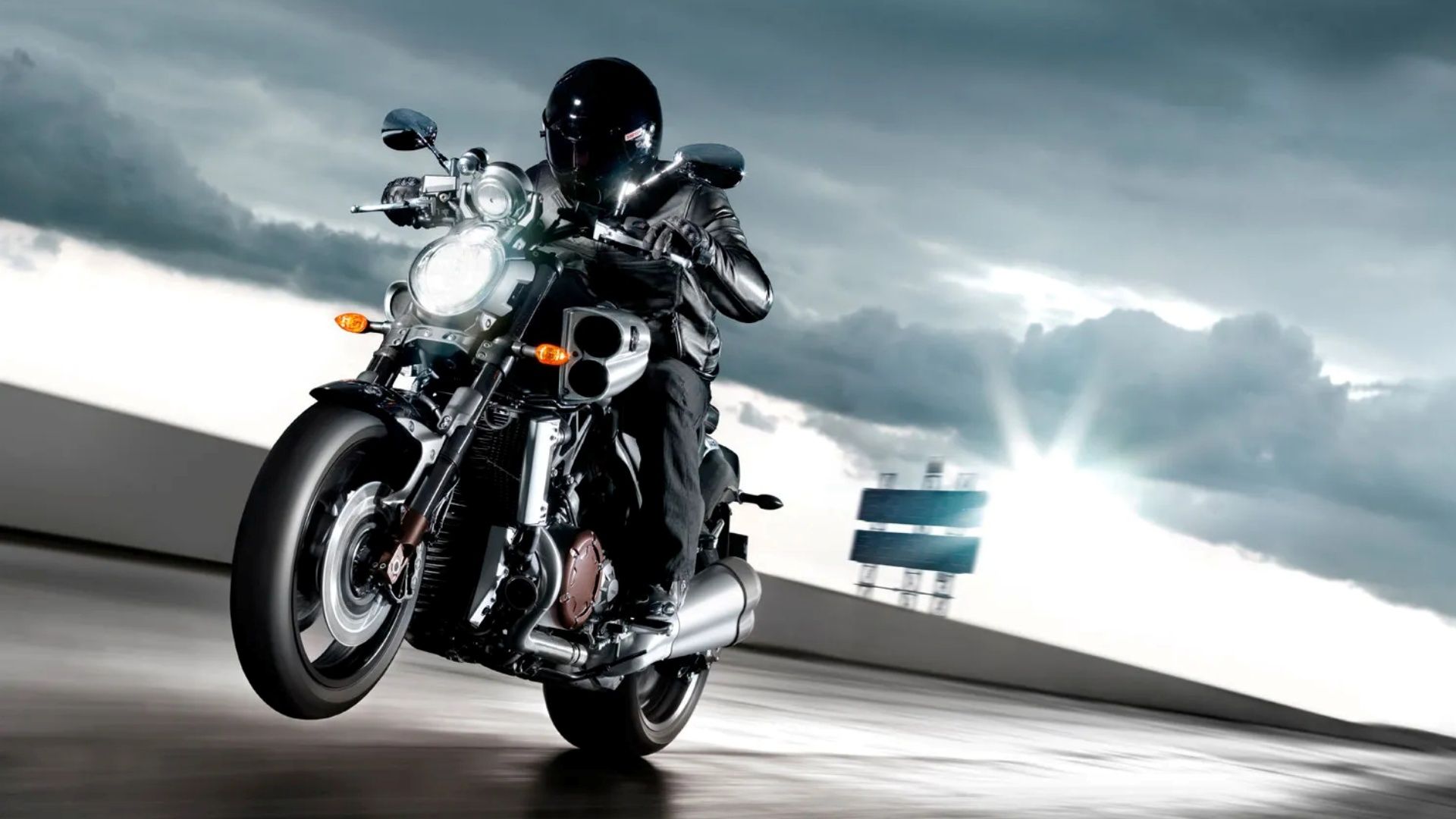 2011-yamaha-vmax-6