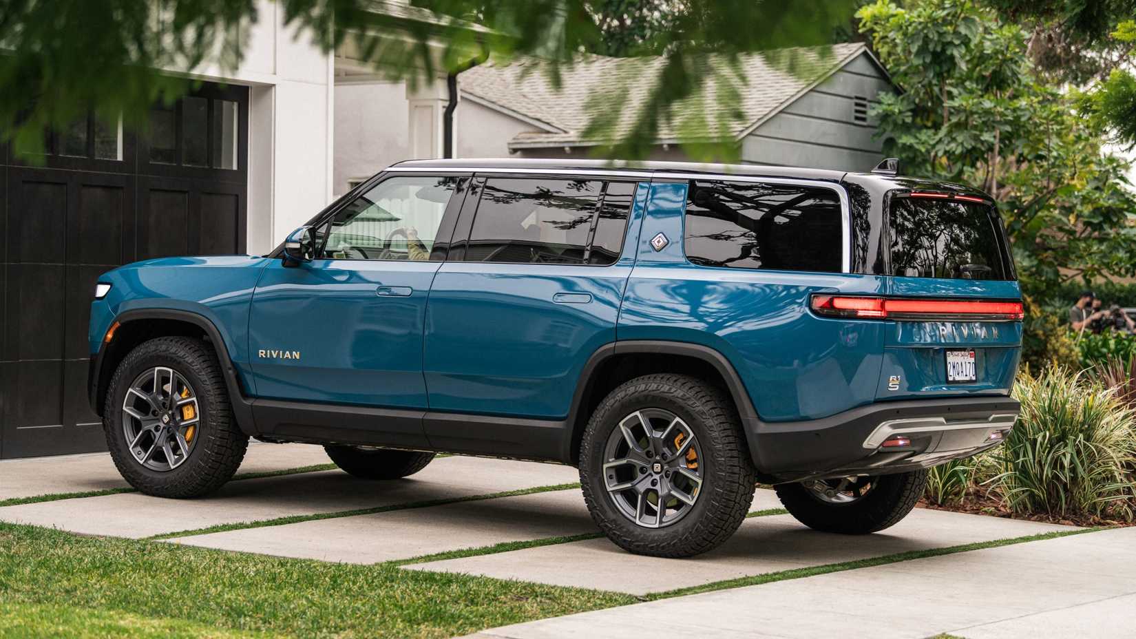 Here's How Much A Fully Loaded Rivian R1S Costs
