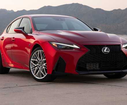 Circuit Red 2022 Lexus IS 500 F Sport frontal 3/4 foto externa
