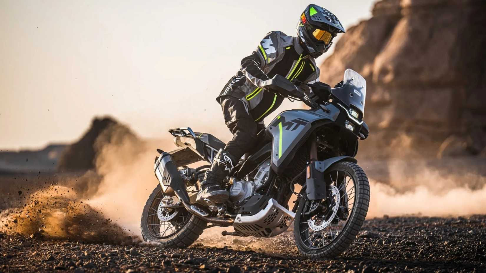 Tiro de ação CFMoto Ibex 450
