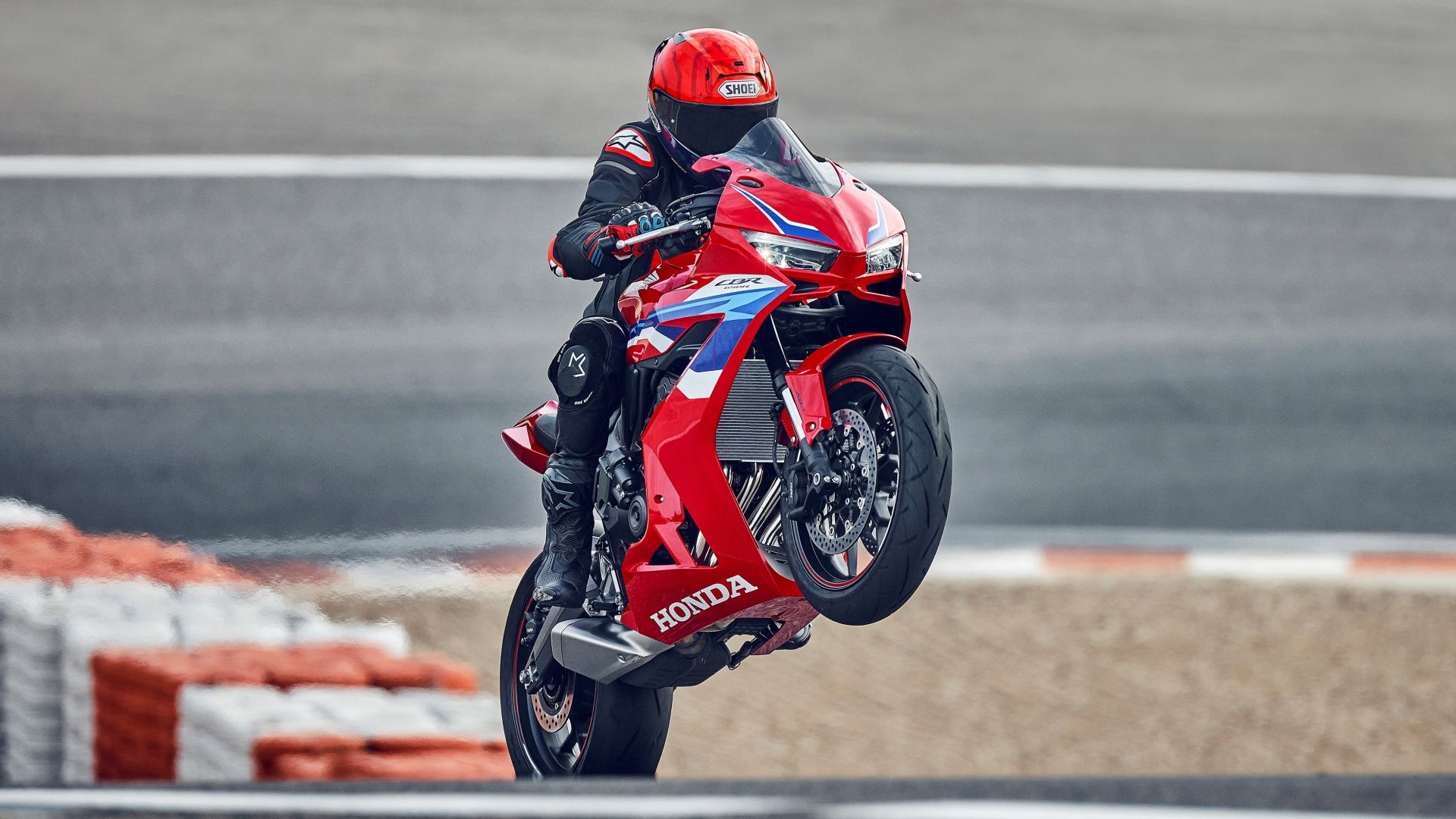 2024 HONDA CBR650R action shot