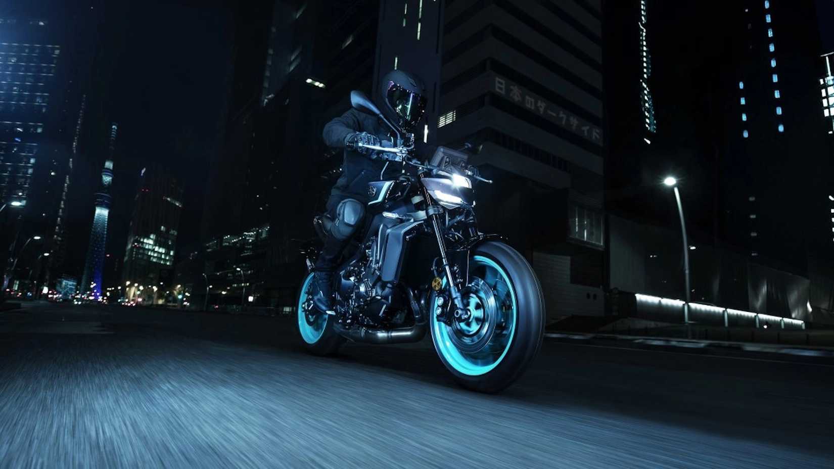 2025 YAMAHA MT-09 em ação