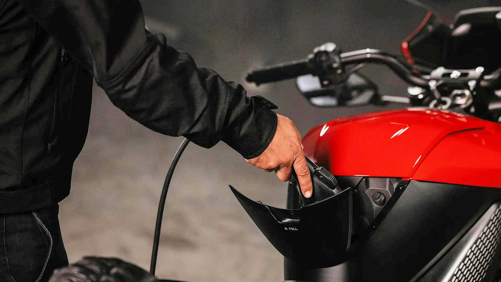 2024 Zero SR/S charging close-up detail