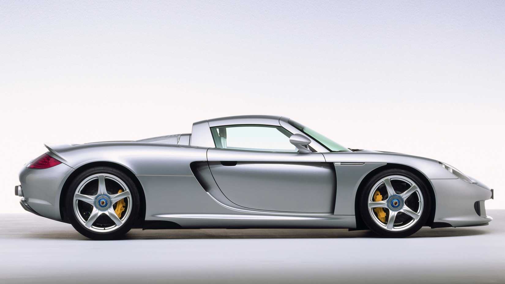 Porsche Carrera GT cinza