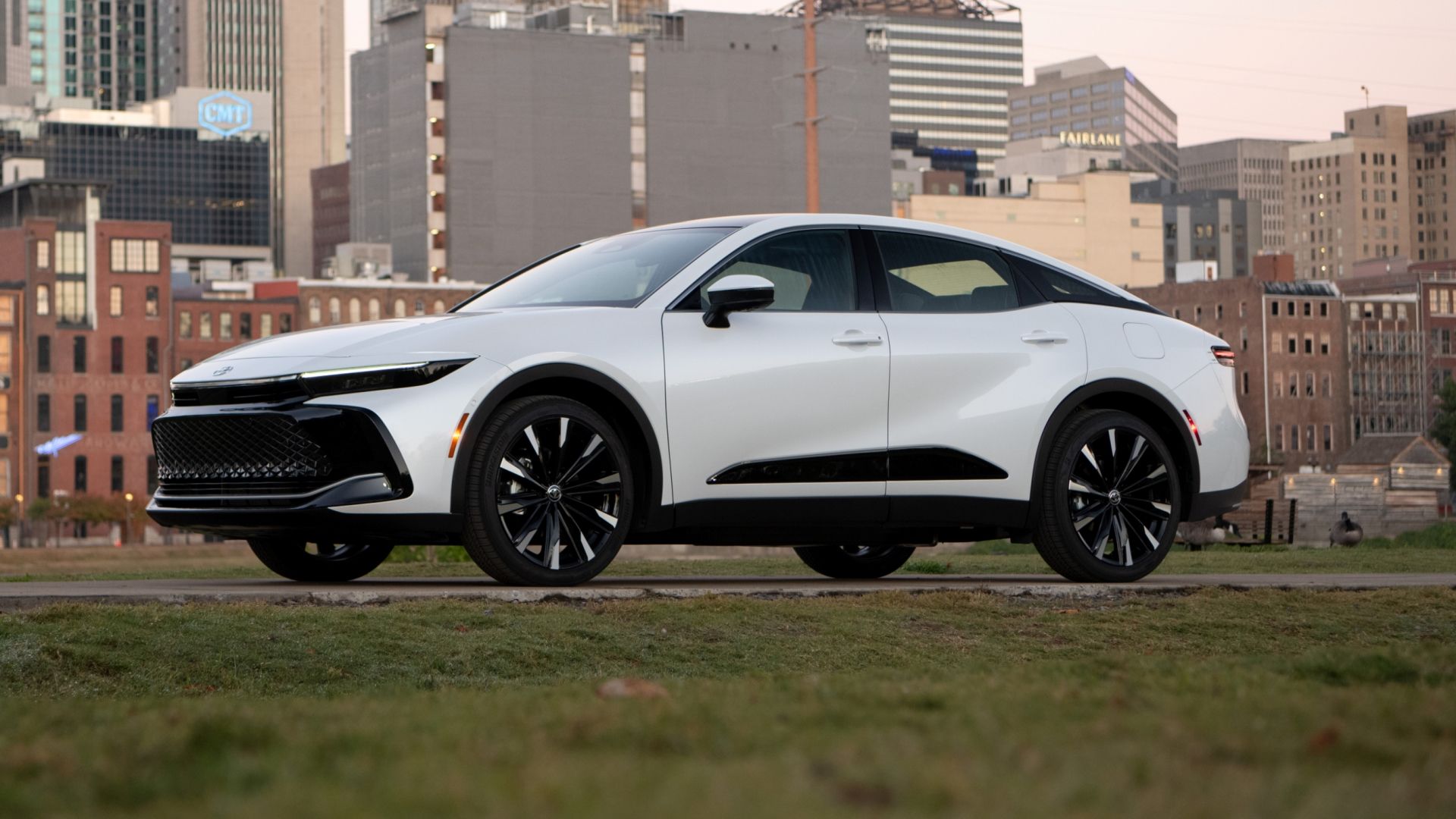 Oxygen White Toyota Crown XLE front-quarter