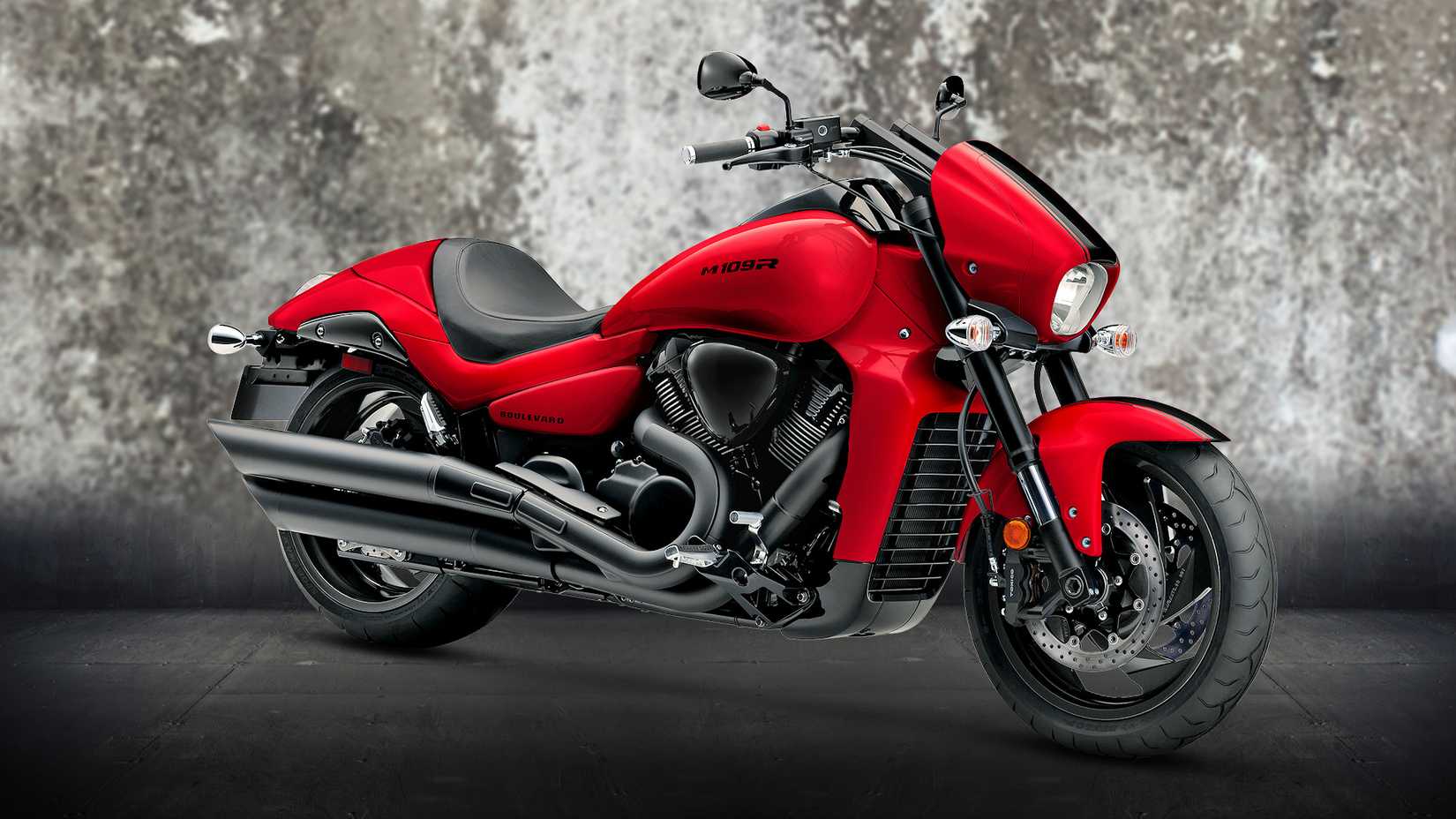 2023 Suzuki Boulevard M109R BOSS tiro frontal estático