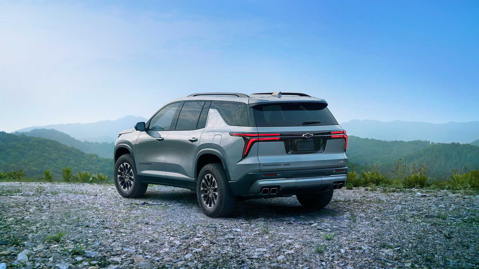 2024 Chevrolet Traverse Z71 rear 3/4 shot parked