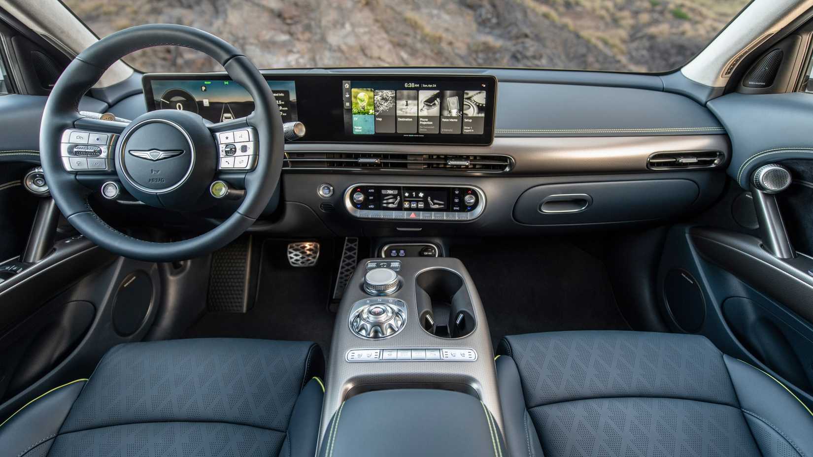 Interior do Gênesis GV60 2024