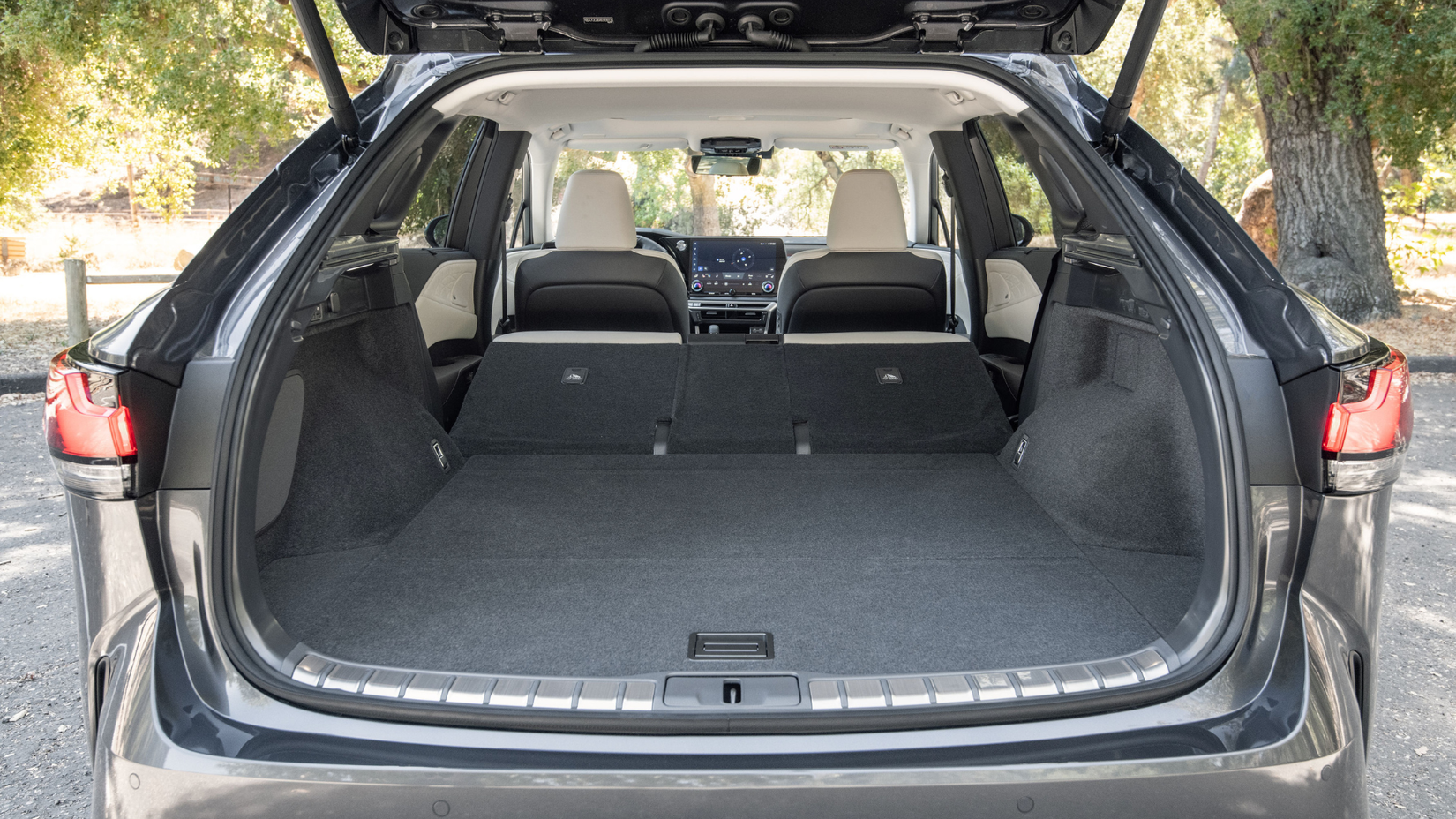 2024 Lexus RX350h cargo (2)