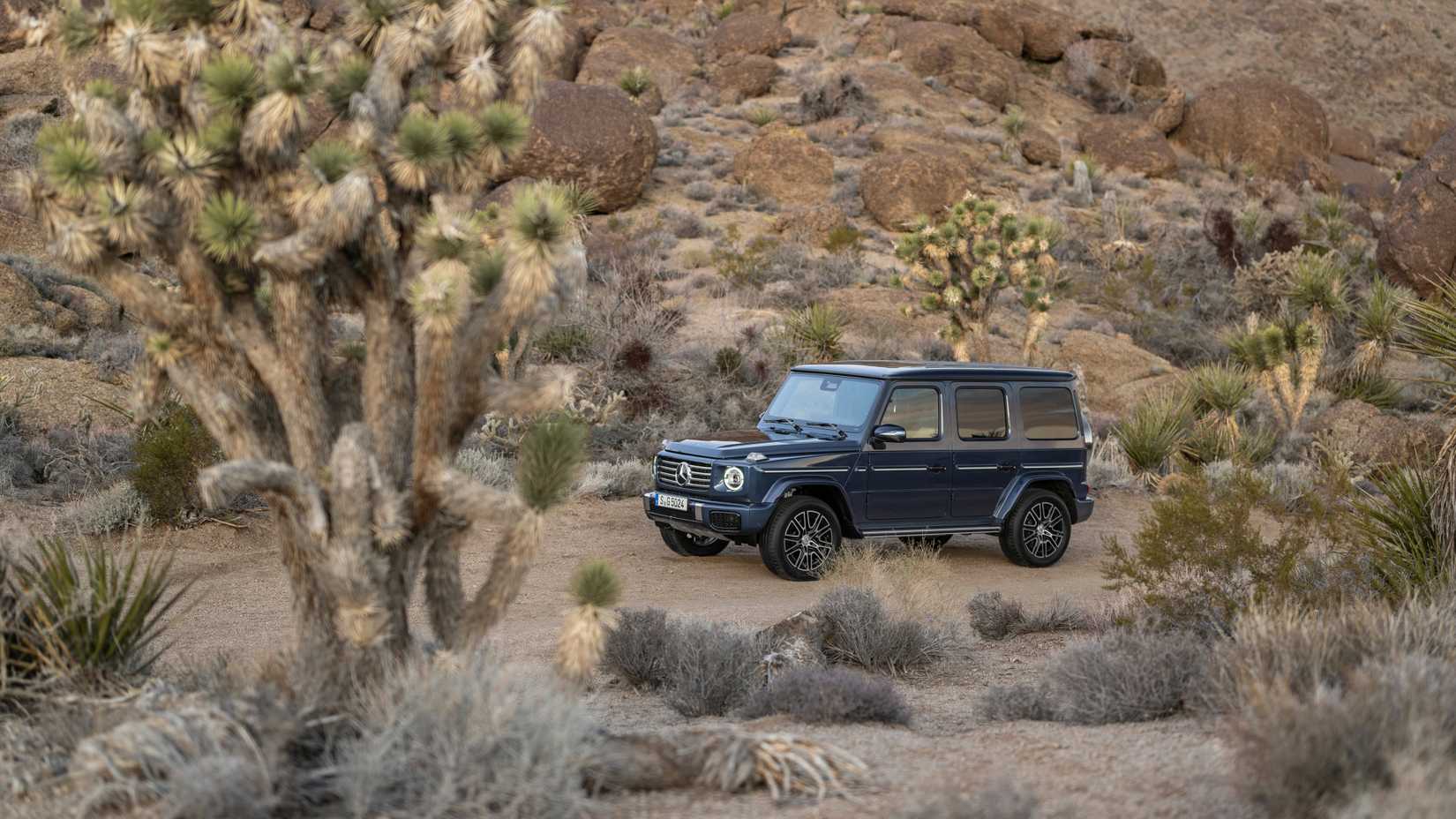 Mercedes G550 off-road side 3/4 shot
