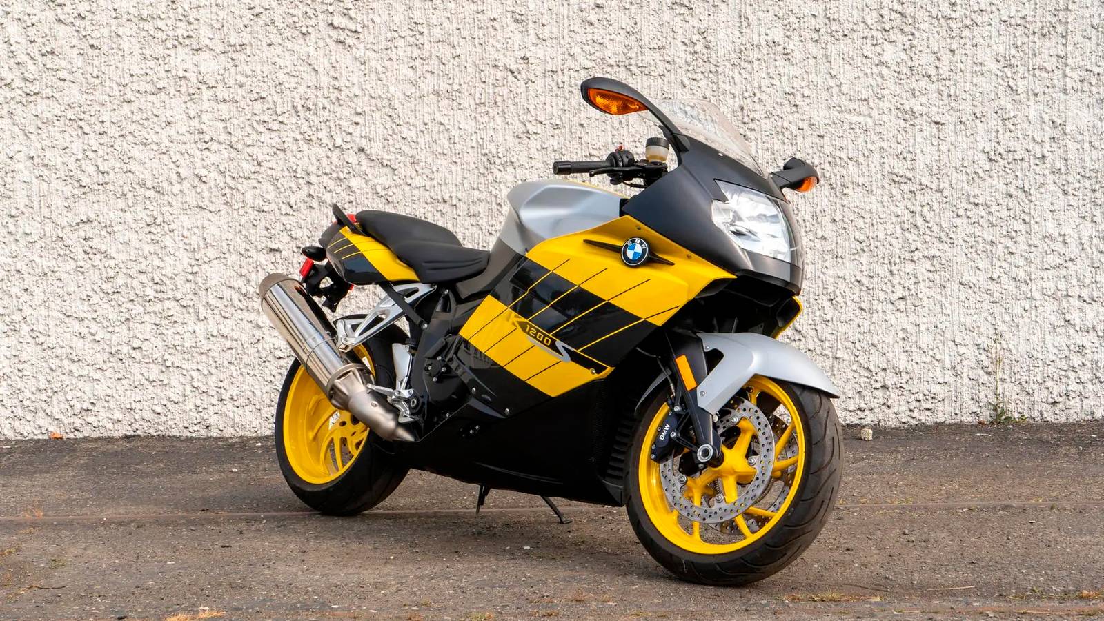 10 Reasons Why The BMW K 1200 S Was A Fun Sports Tourer
