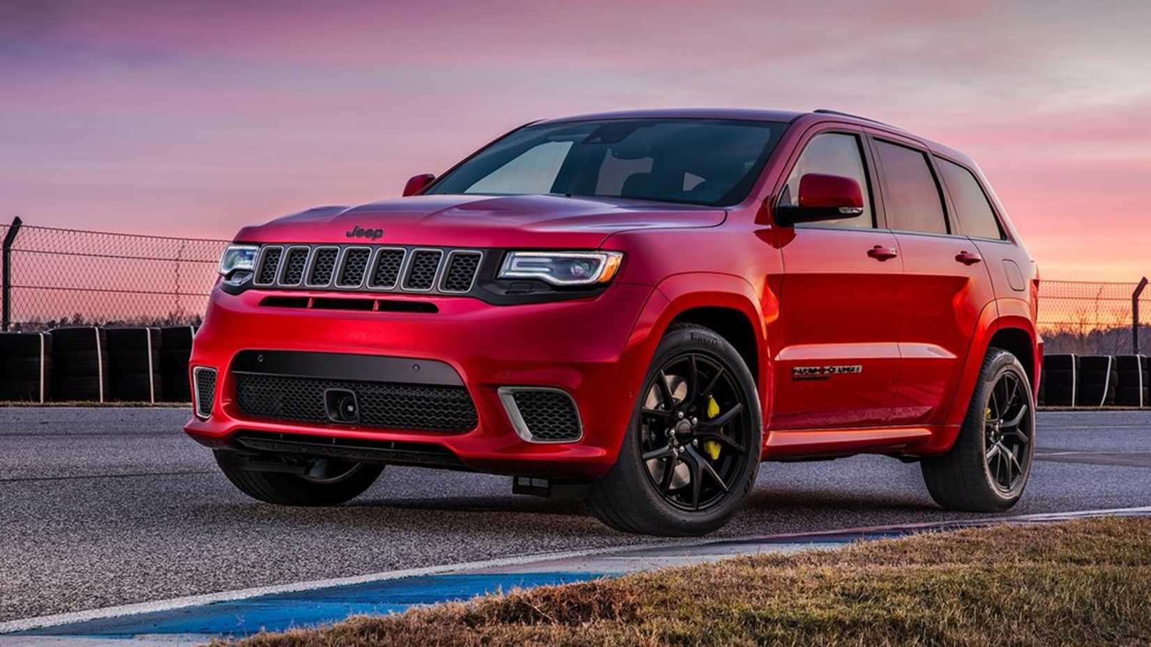 2019 Jeep Grand Cherokee Trackhawk Front 3/4 Parked