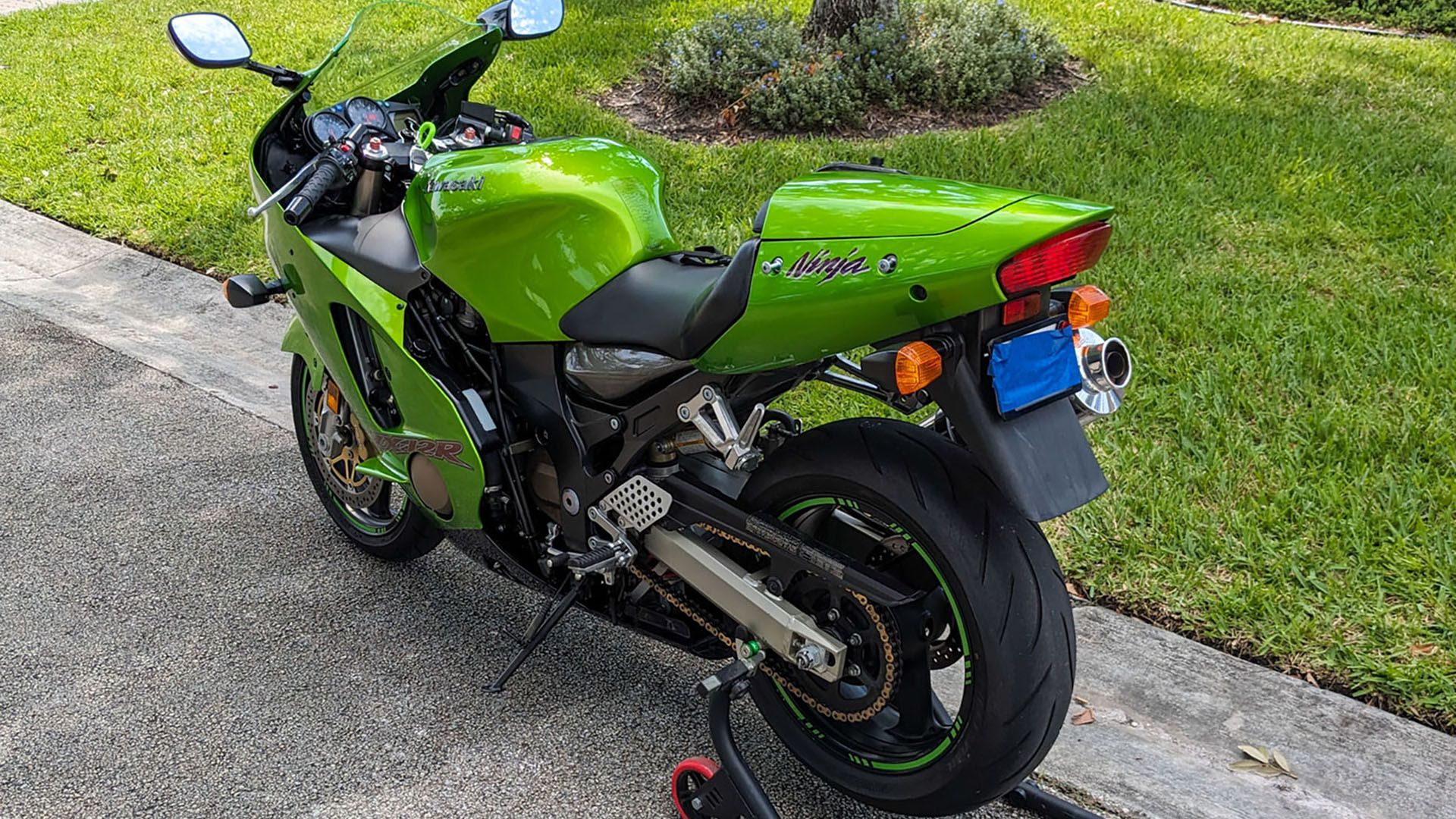 n⭐︎m Regency International 7-11 in. Resin Etched Nativity Set MTX76959