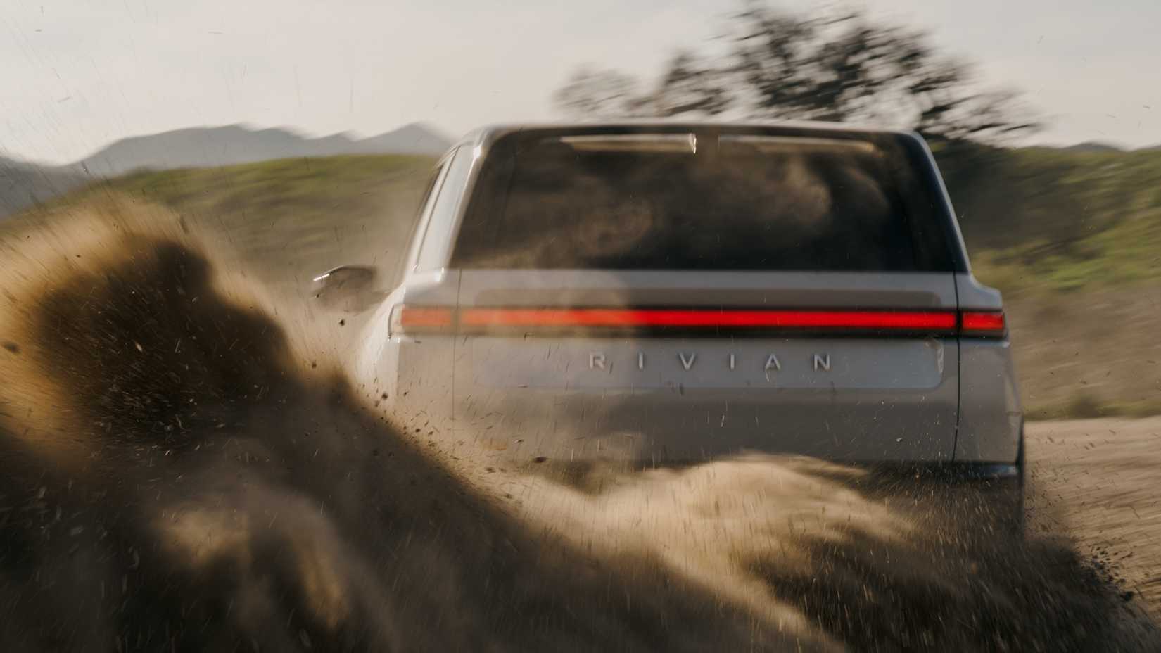 Tiro de ação Rivian R2