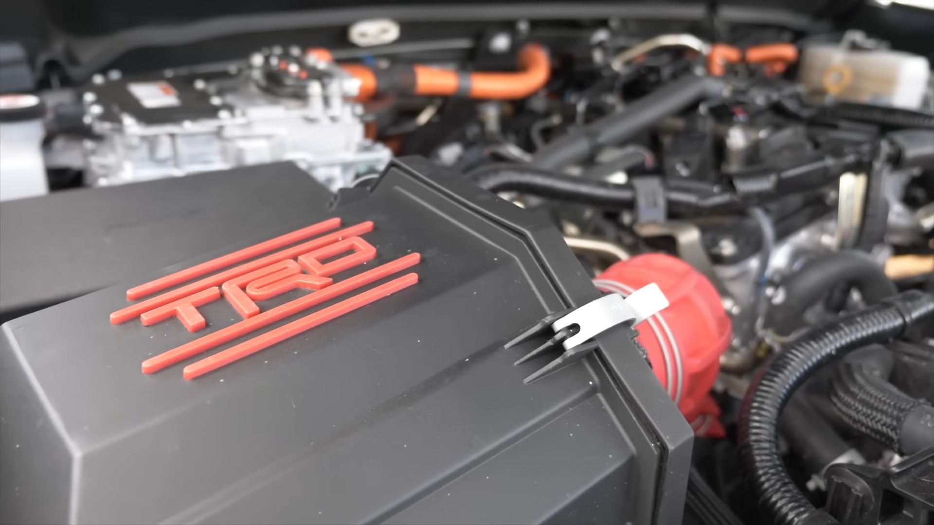 Toyota Engineer Shares What Makes The Four-Cylinder Tacoma Engine So ...