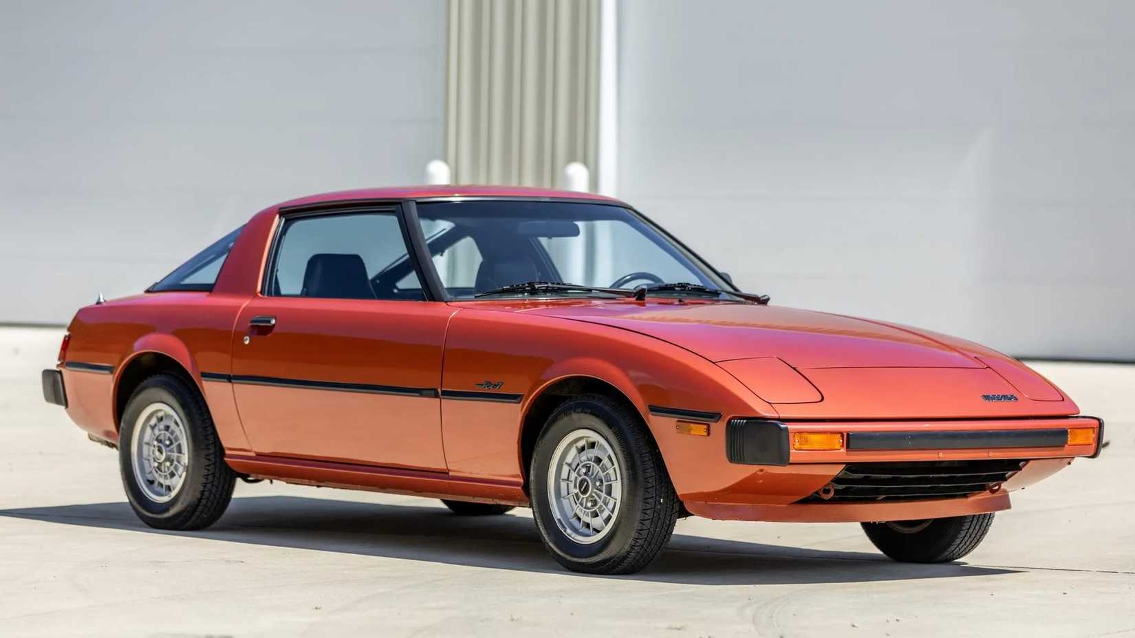 10 Sports Cars With The Smallest Engines, Ranked By Displacement
