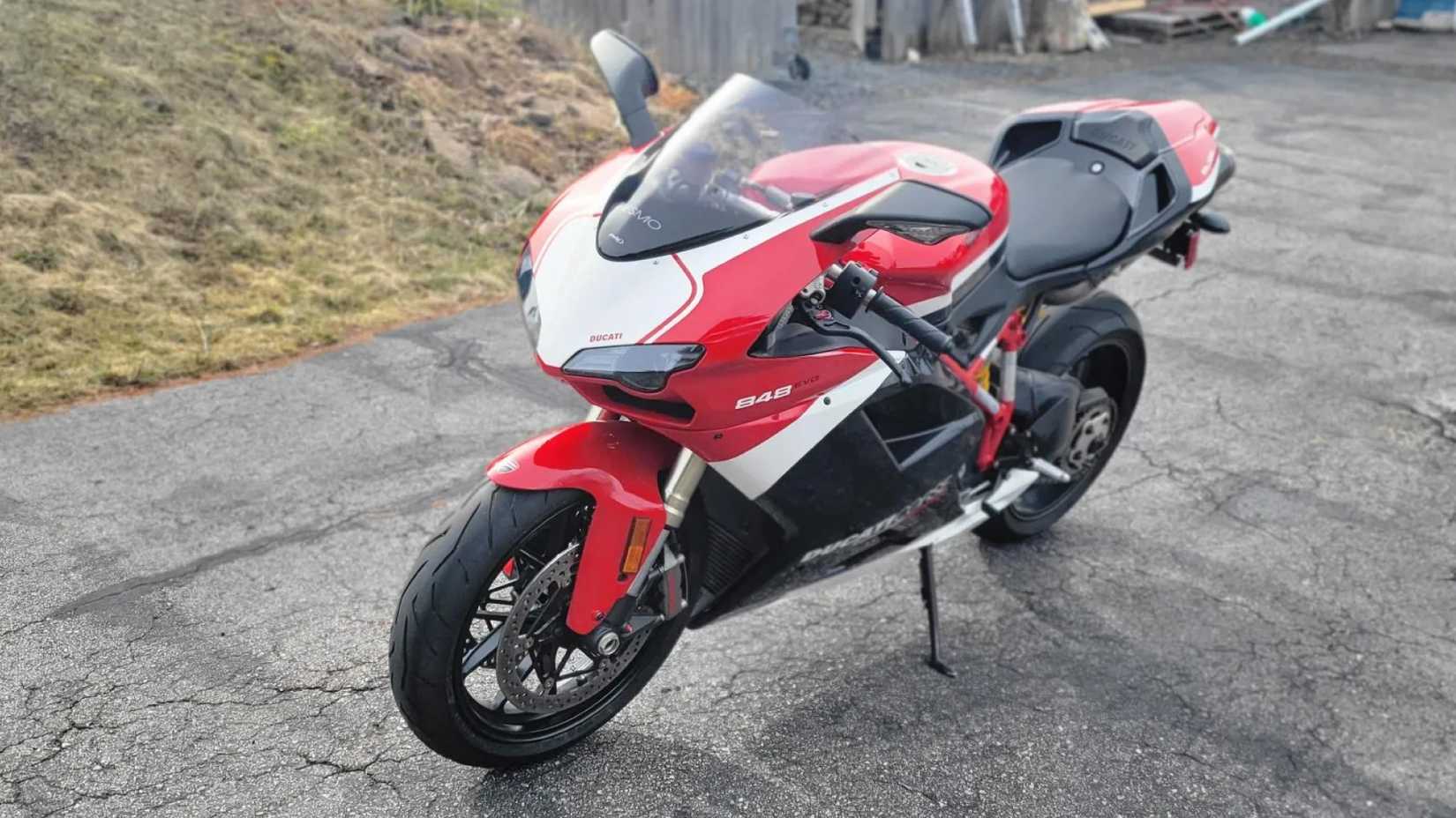 2012-Ducati-848-EVO