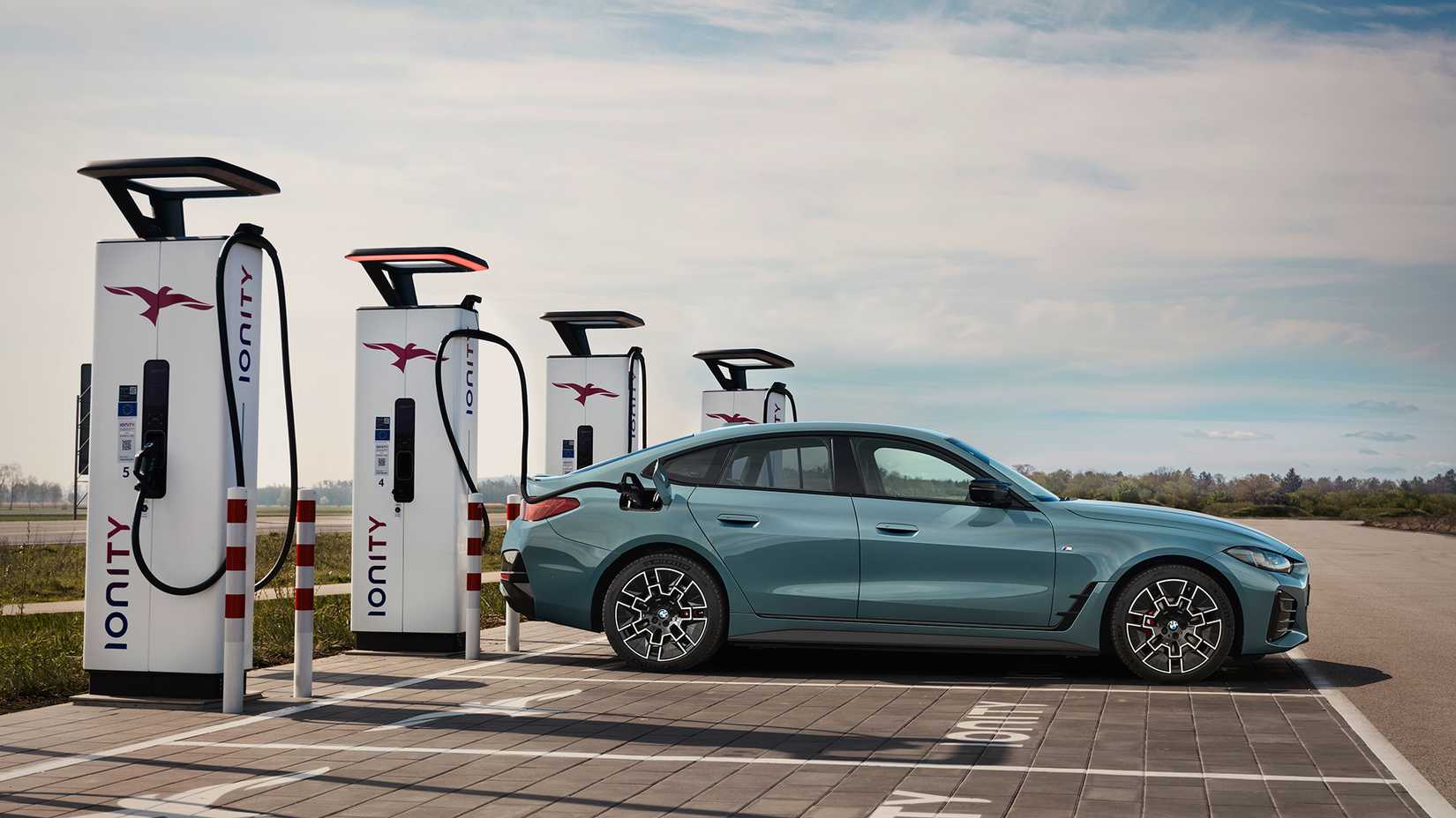 2025 BMW i4 Gets Subtle Styling Tweaks, New Paint Colors And M-Car ...