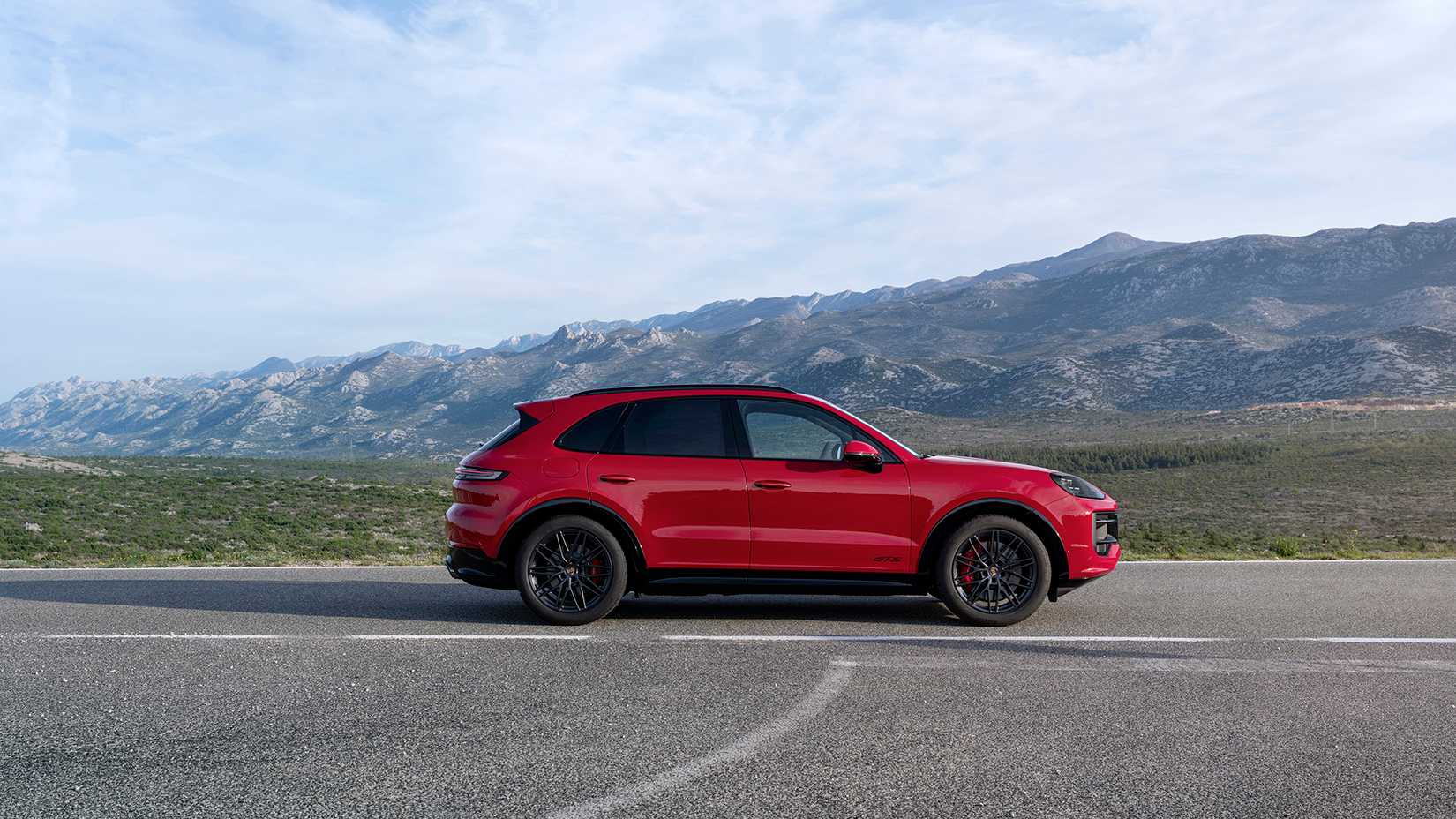 2025 Porsche Cayenne GTS (18)
