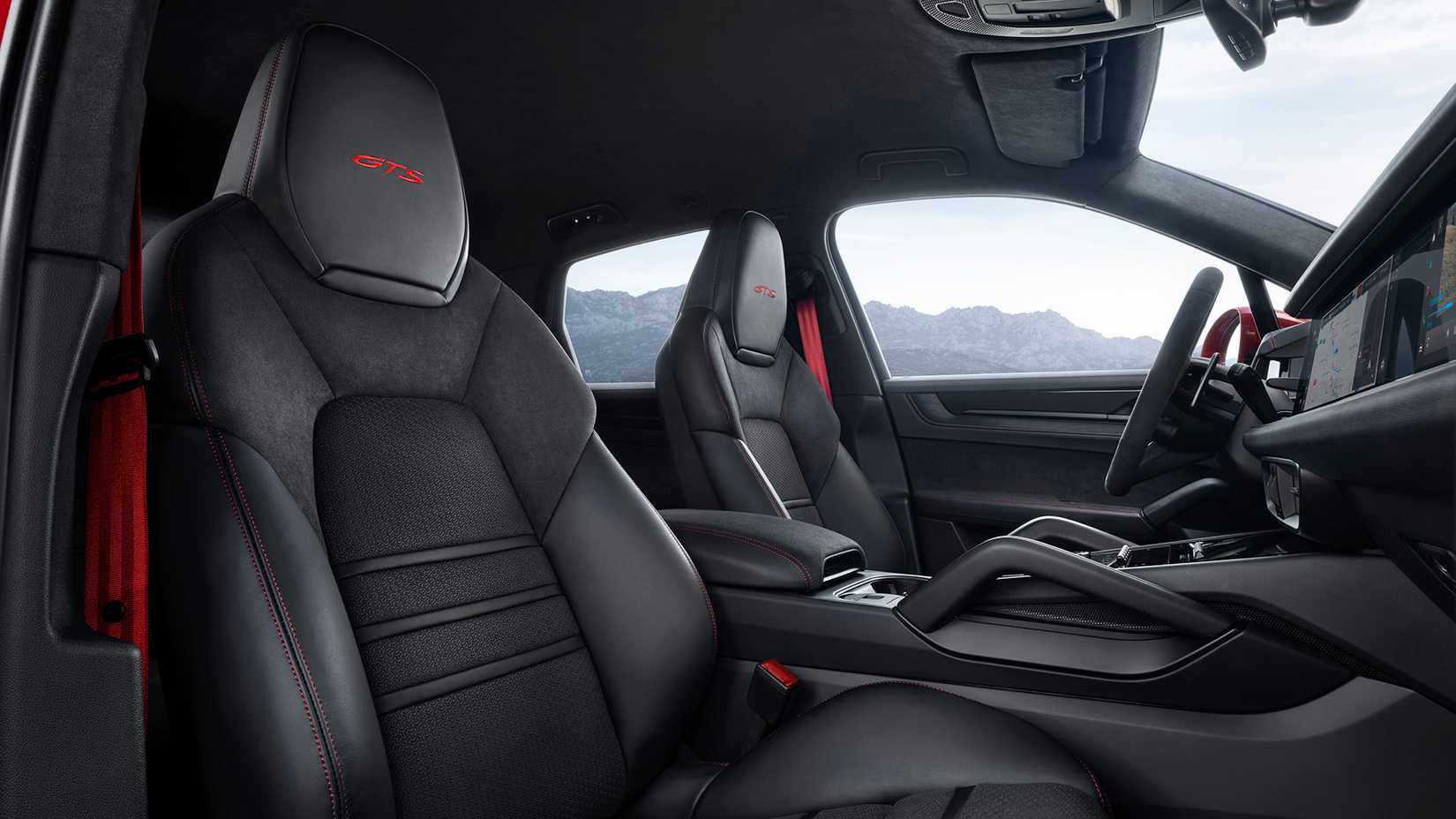 2025 Porsche Cayenne GTS (23)