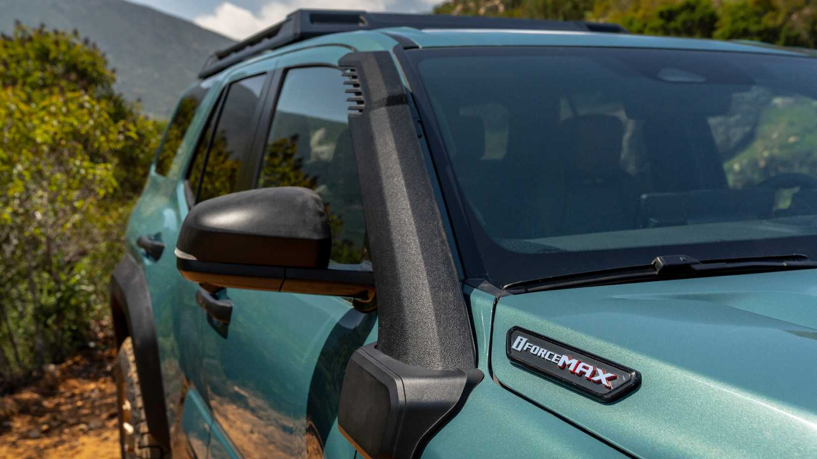 2025 Toyota 4Runner Off-Road Terrain próximo de um snorkel