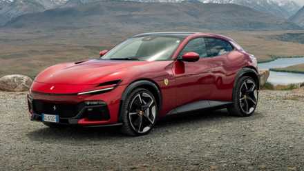 Foto frontal 3/4 da Ferrari Purosangue 2024