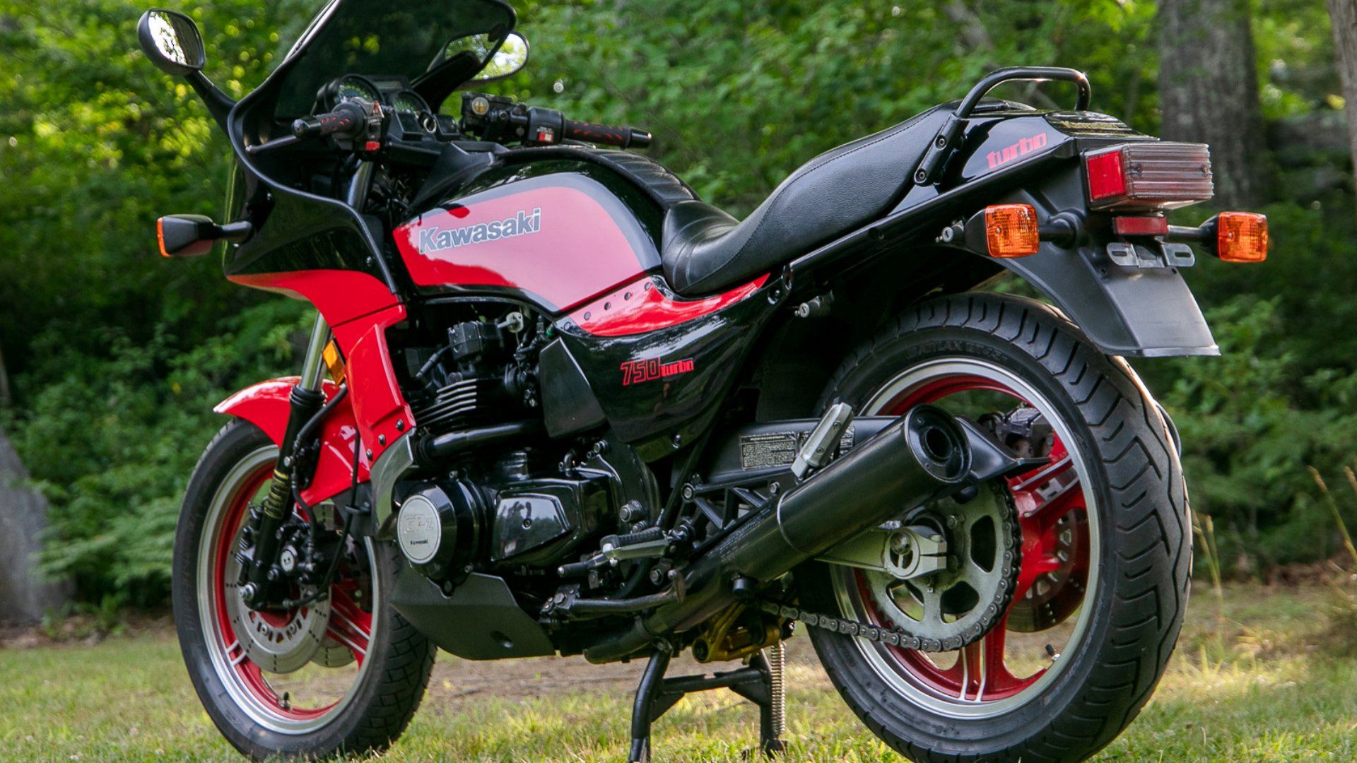 カワサキ　GPz750Turbo　ターボ This Turbo Kawasaki Was A Middleweight Monster That Could Smoke