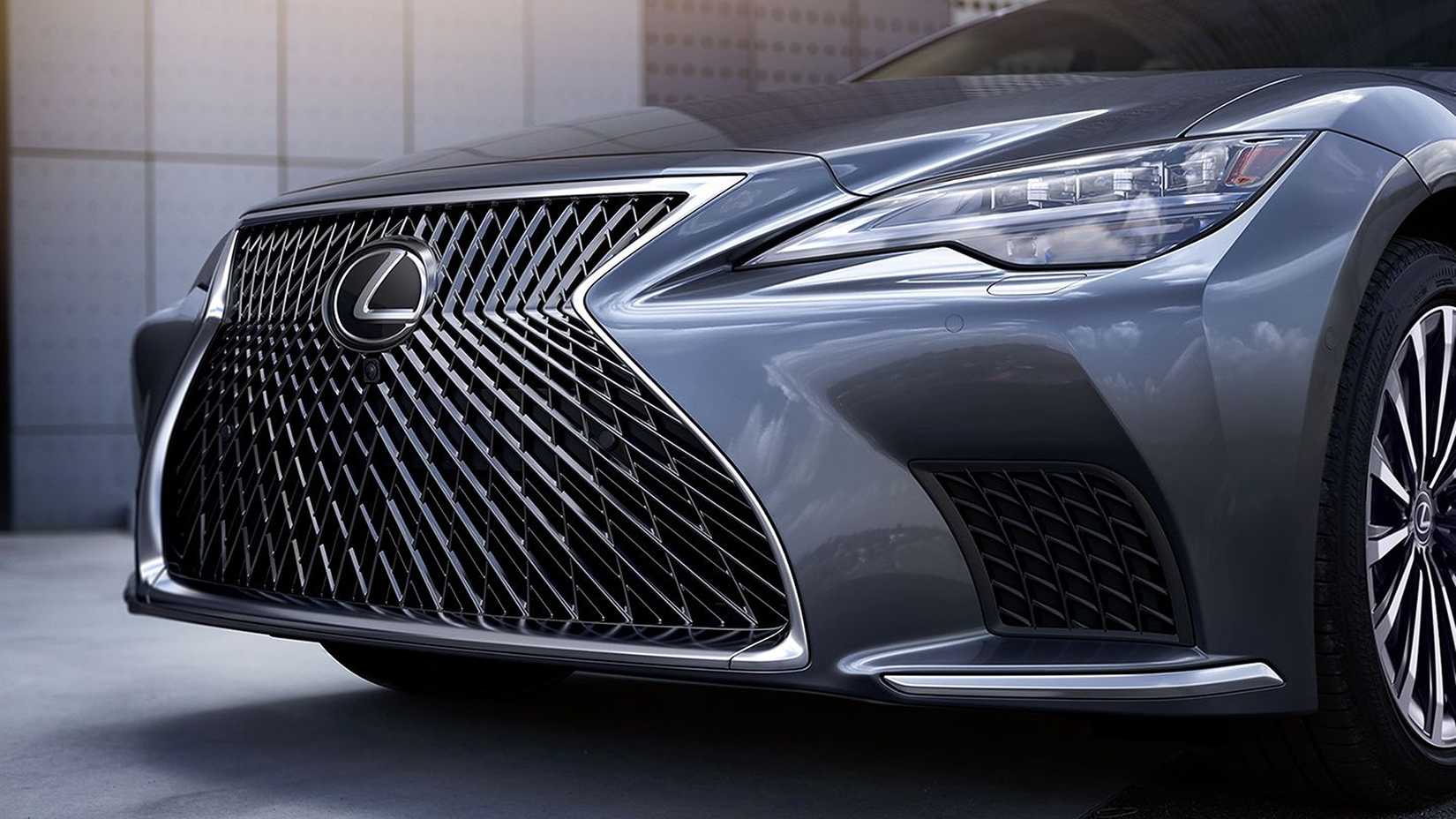 Headlights and front grille of the 2024 Lexus LS 500h Hybrid