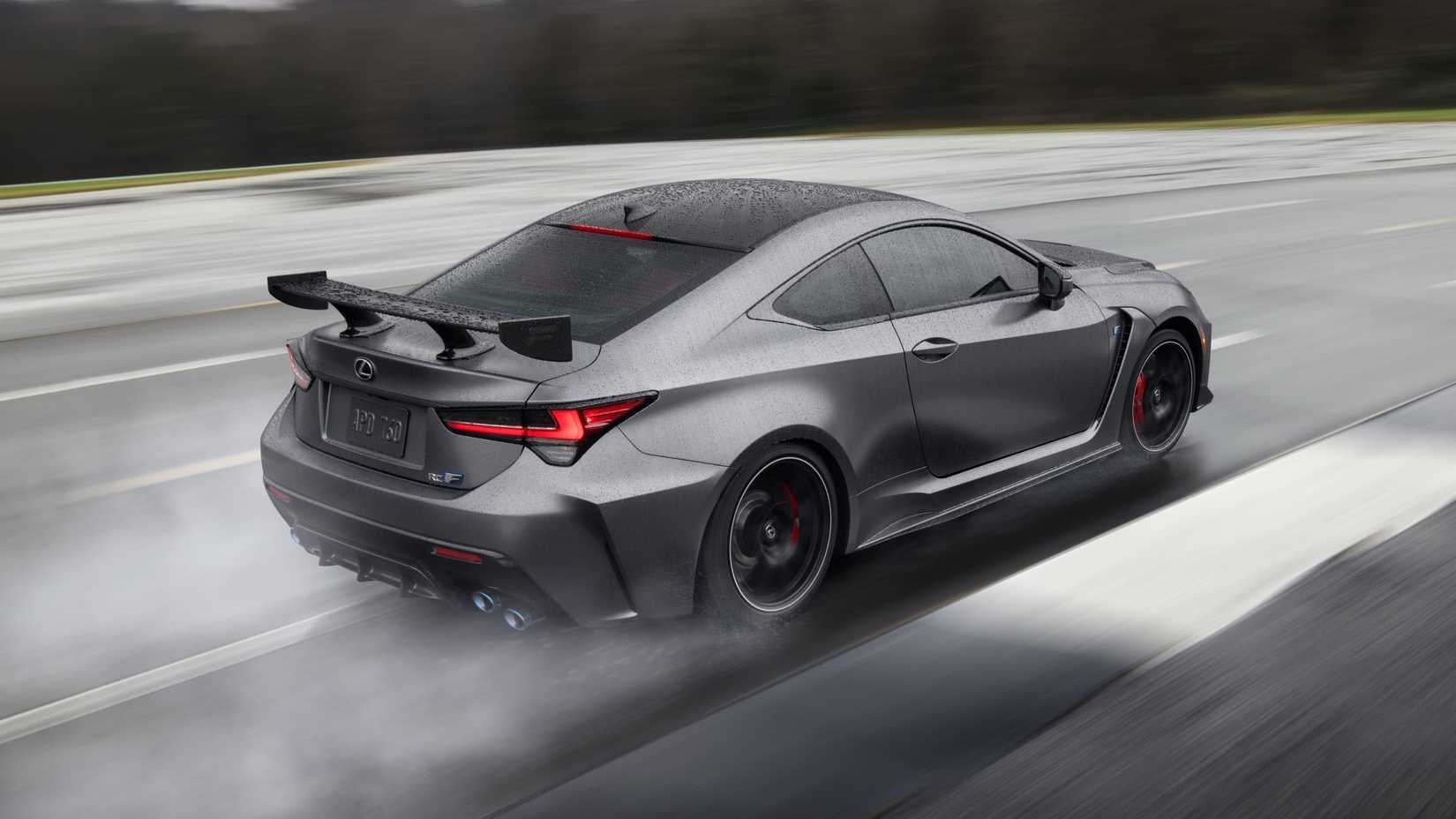 Lexus RC F Track Edition rear-quarter
