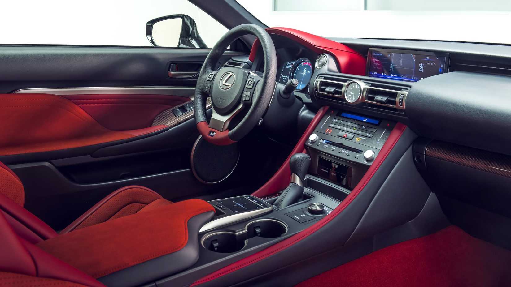 Interior do Lexus RC F Track Edition