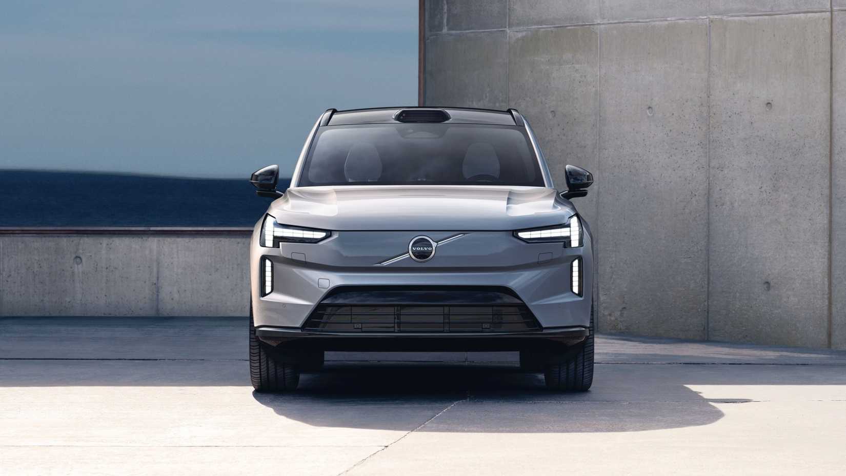 Volvo EX90 Front angle view