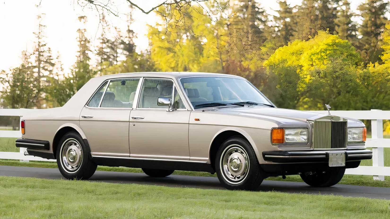 1984 Rolls-Royce Silver Spirit Front 3/4 Shot