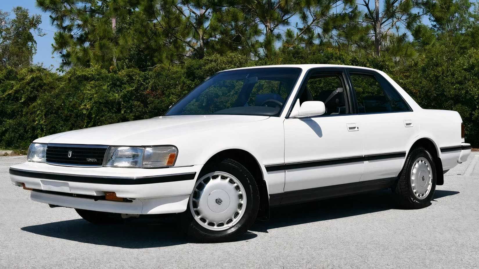 1990 Toyota Cressida White Front 3/4 Shot